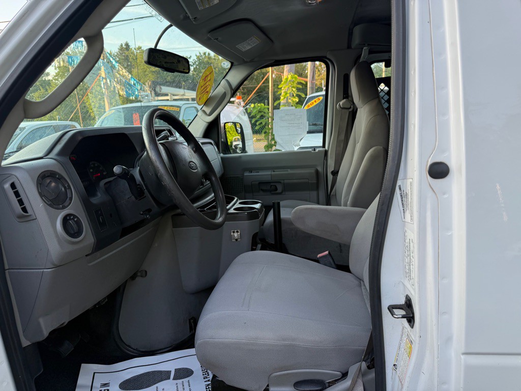 2014 Ford Econoline Image 14