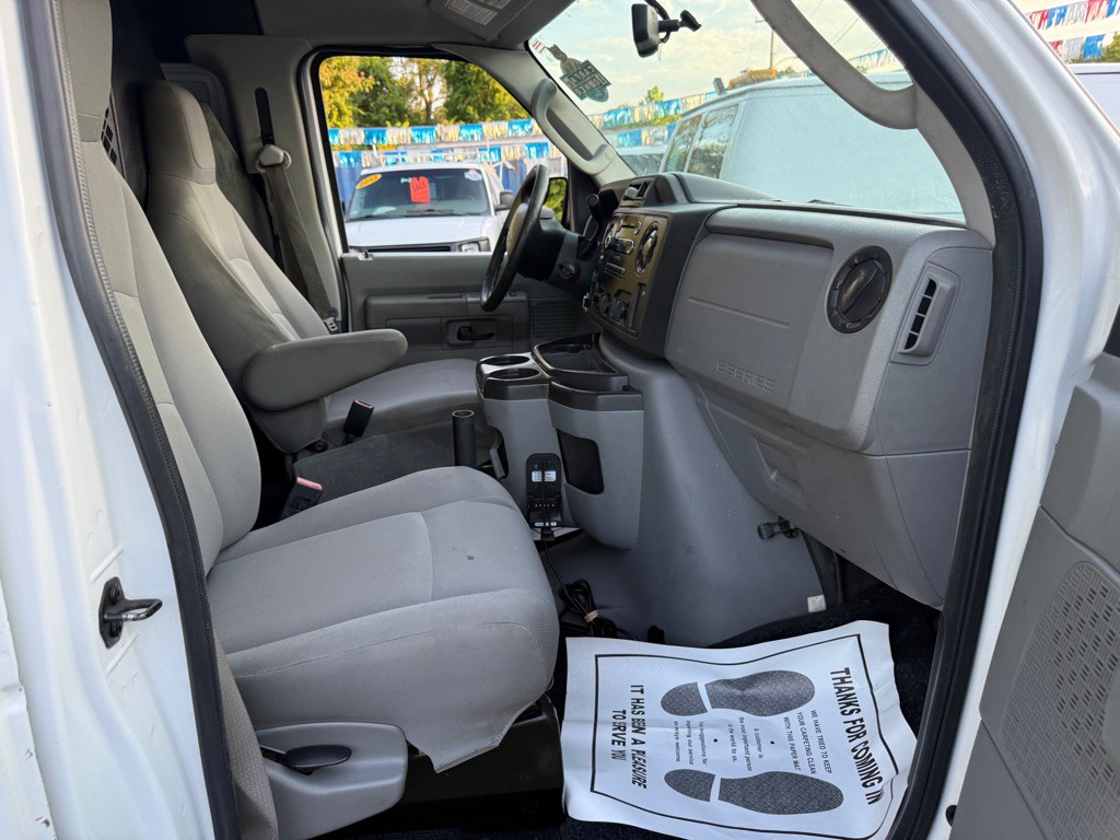 2014 Ford Econoline Image 16