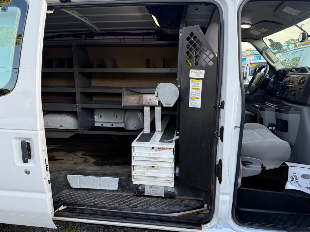 2014 Ford Econoline Image 18