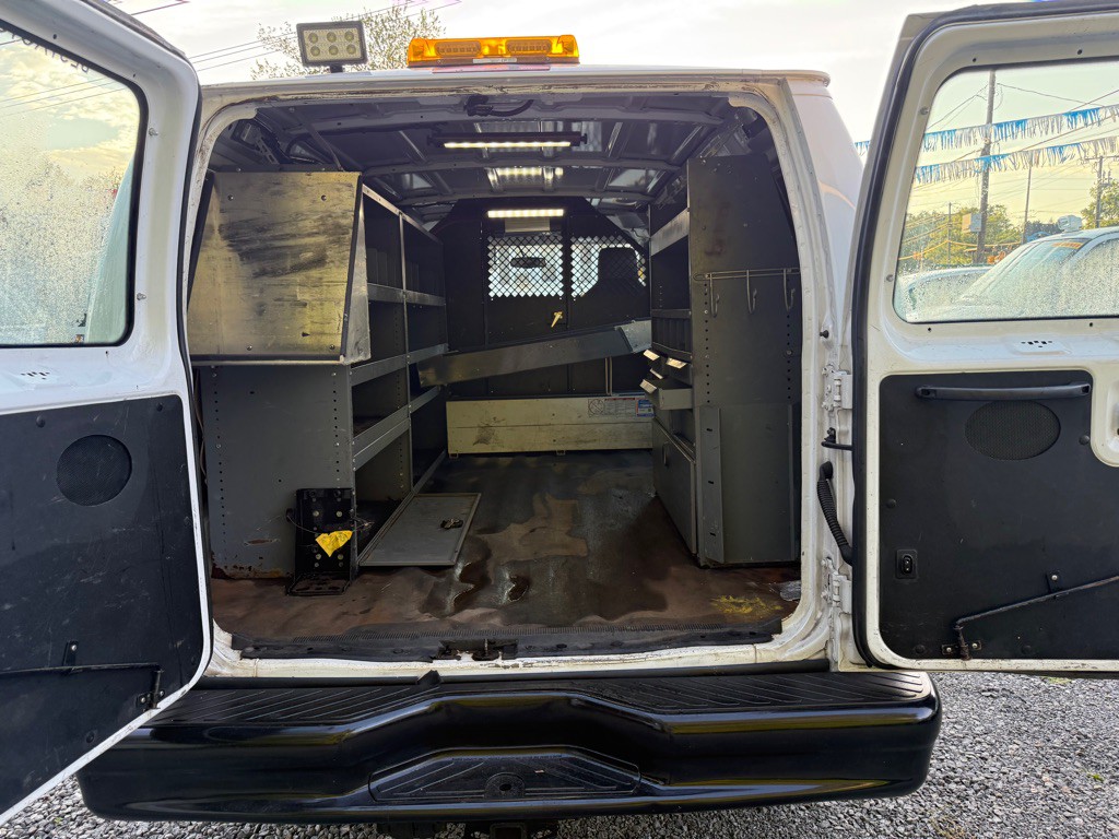 2014 Ford Econoline Image 19
