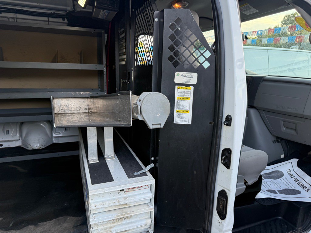 2014 Ford Econoline Image 21