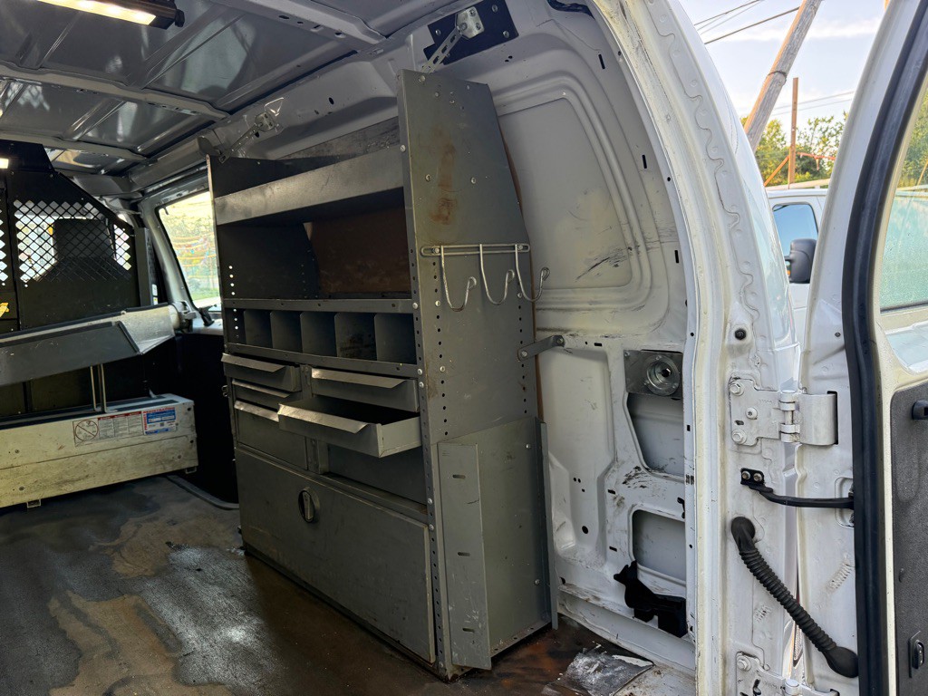 2014 Ford Econoline Image 27