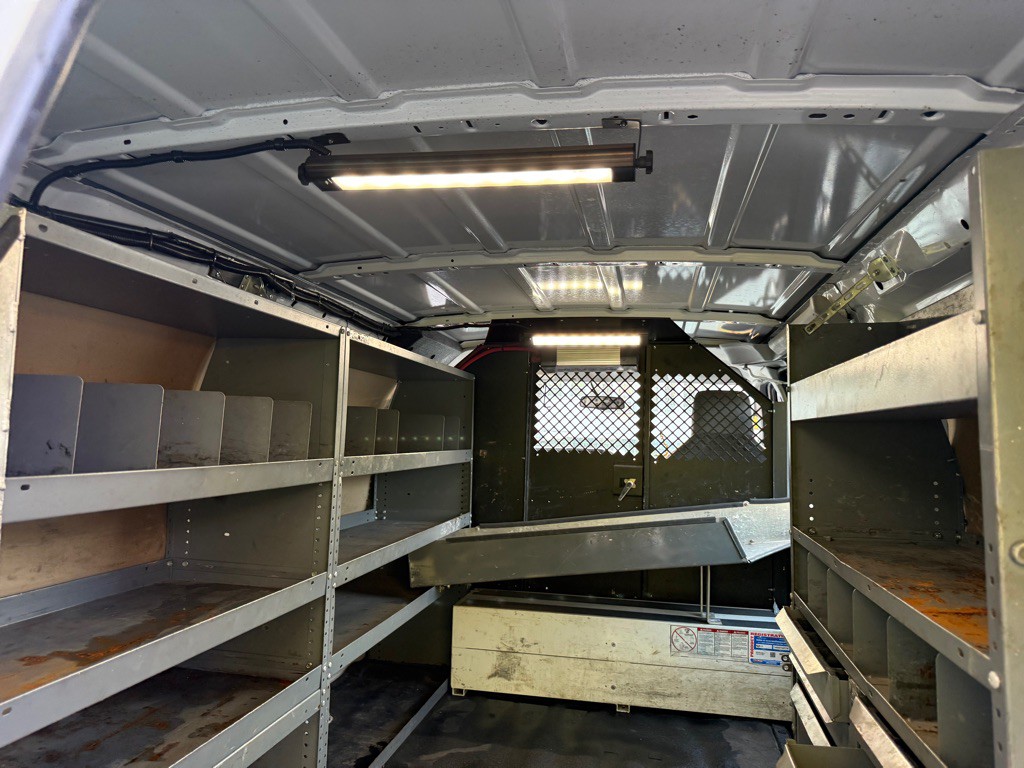 2014 Ford Econoline Image 28