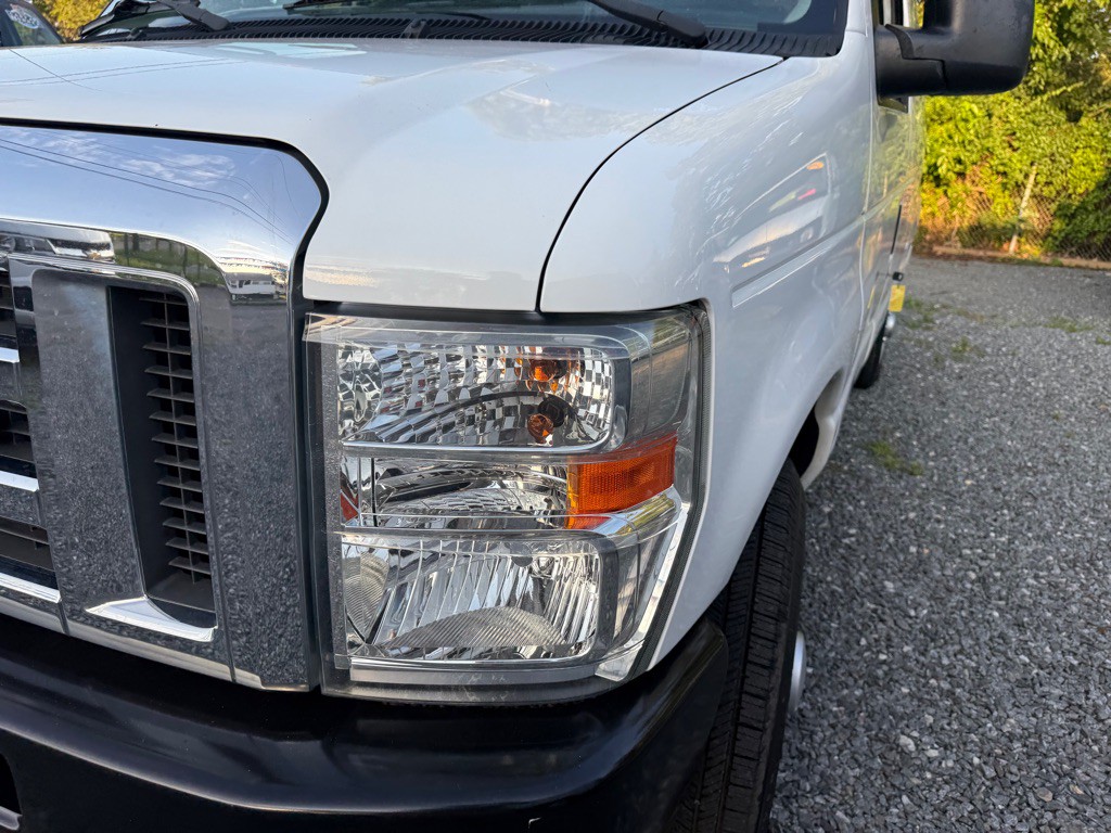 2014 Ford Econoline Image 44
