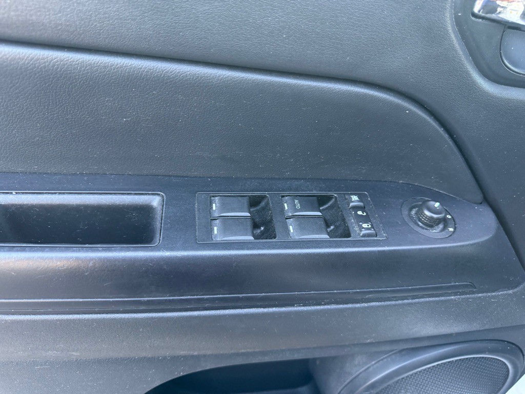 2014 Jeep Patriot Image 31