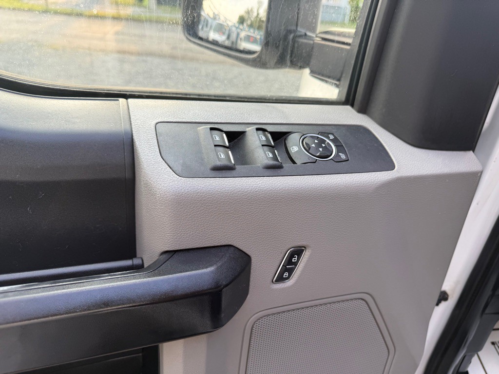 2017 Ford F-250 Image 38
