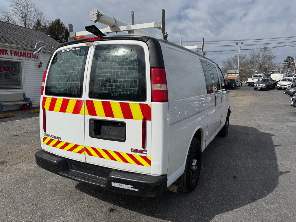 2011 GMC Savana Image 4
