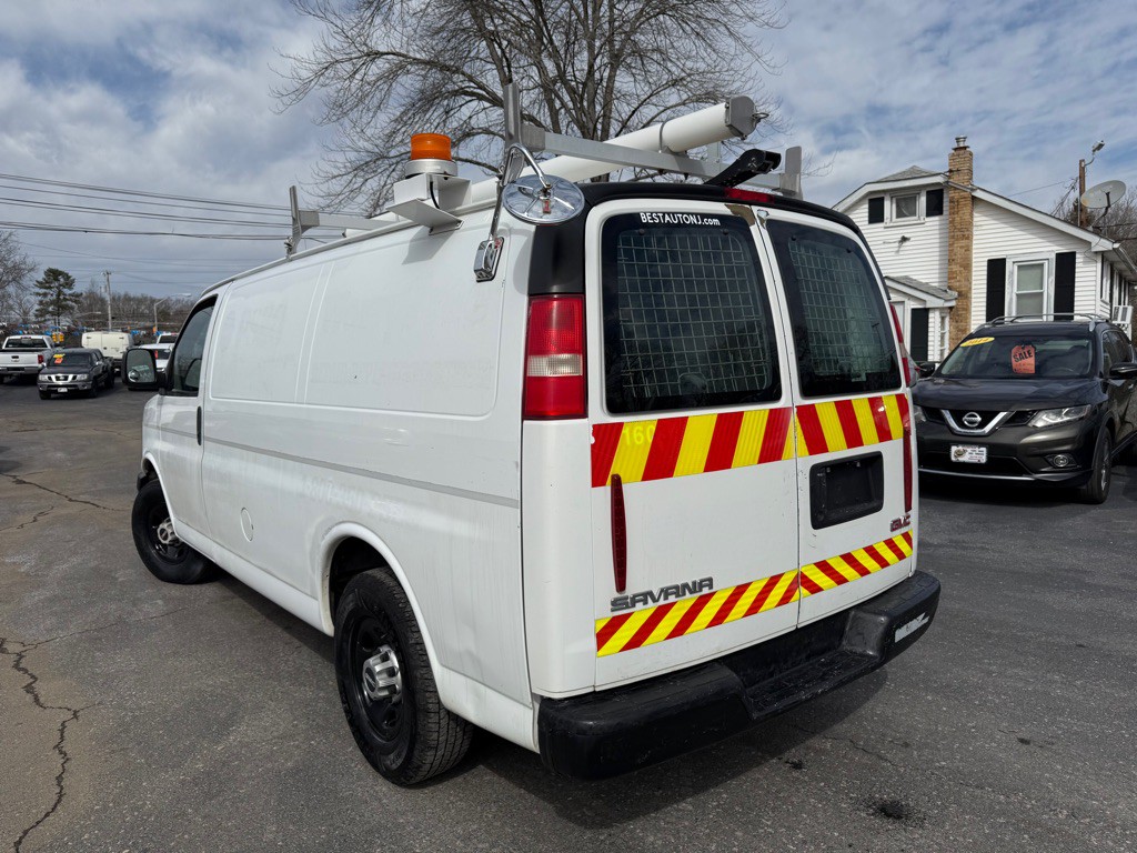 2011 GMC Savana Image 5