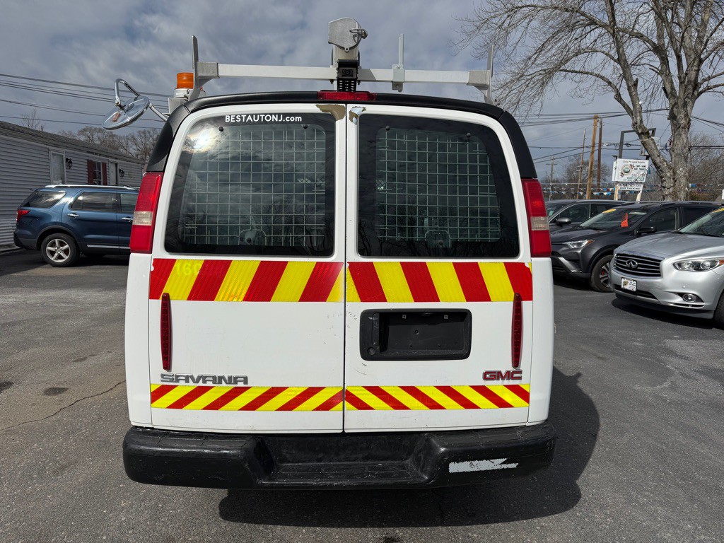 2011 GMC Savana Image 7