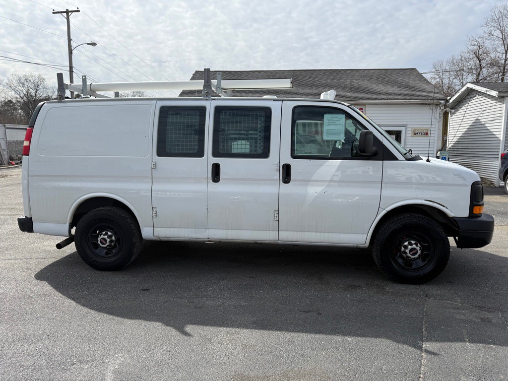 2011 GMC Savana Image 9