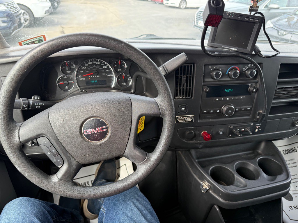 2011 GMC Savana Image 19