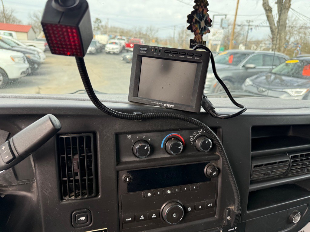 2011 GMC Savana Image 35