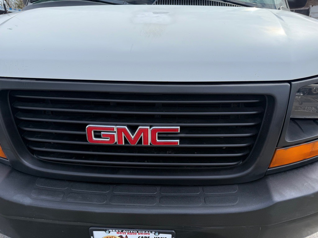 2011 GMC Savana Image 39