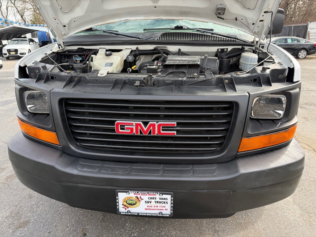 2011 GMC Savana Image 45