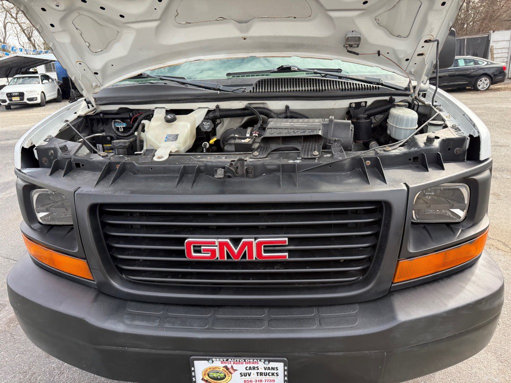 2011 GMC Savana Image 47
