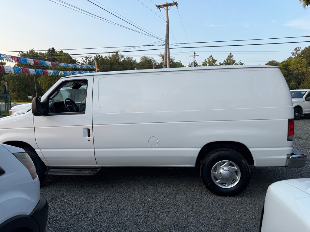 2014 Ford Econoline Image 9