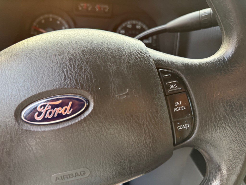 2014 Ford Econoline Image 36