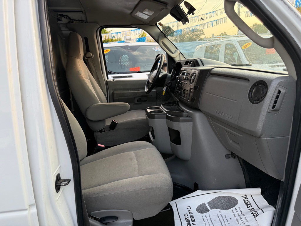 2014 Ford Econoline Image 17
