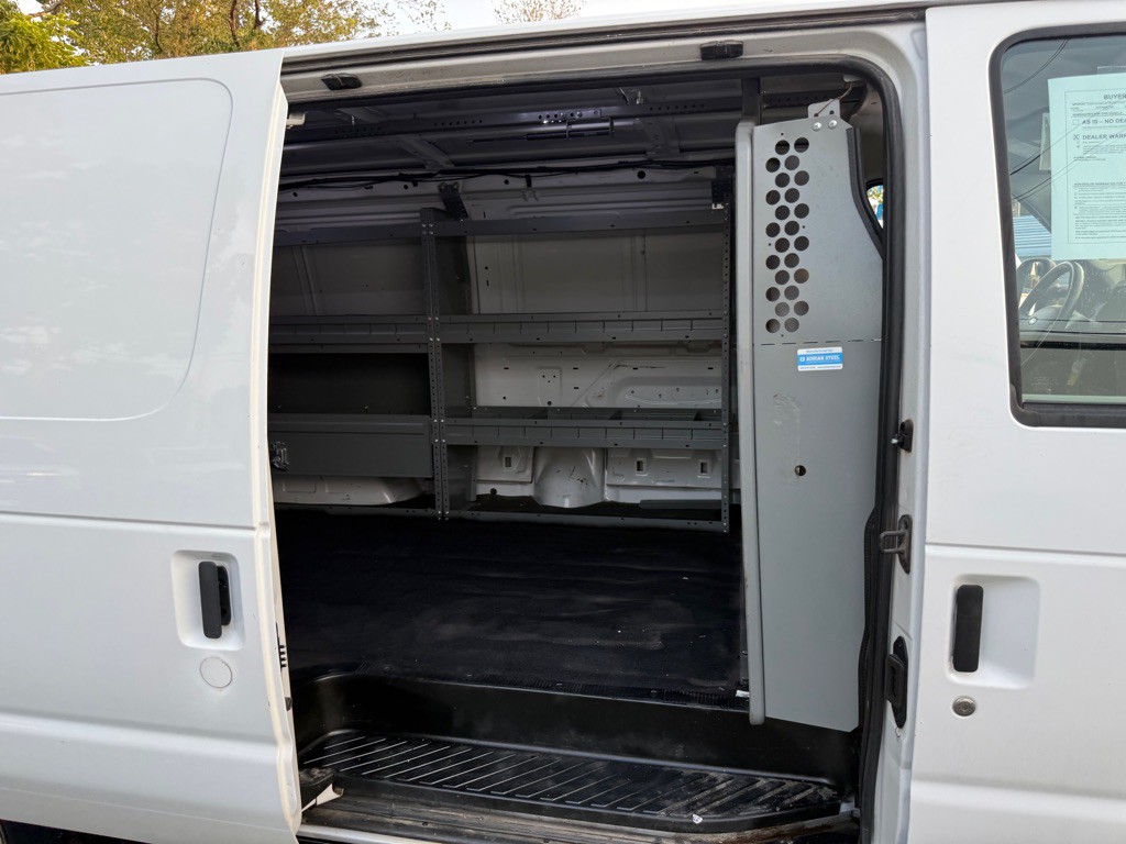 2014 Ford Econoline Image 24