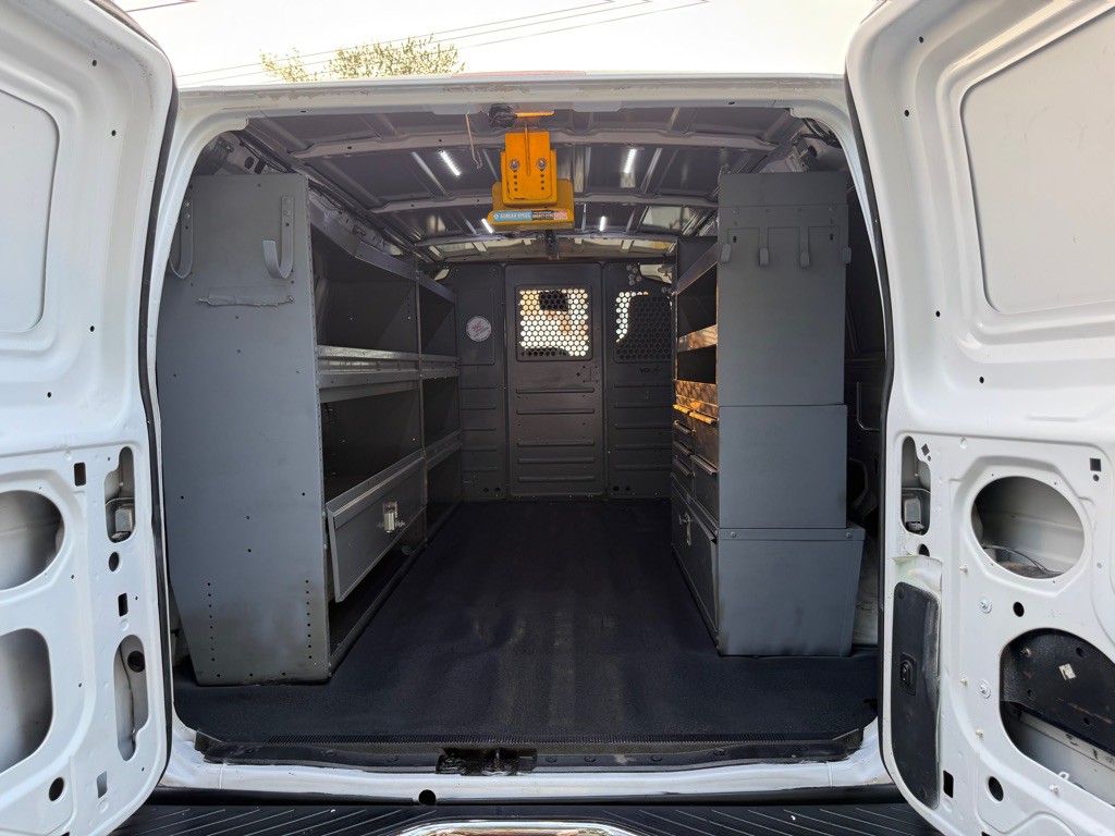 2014 Ford Econoline Image 27
