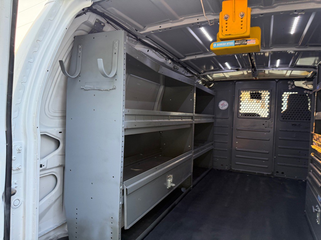 2014 Ford Econoline Image 28