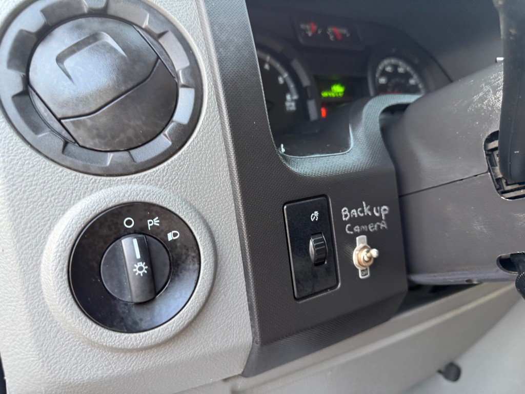 2014 Ford Econoline Image 43