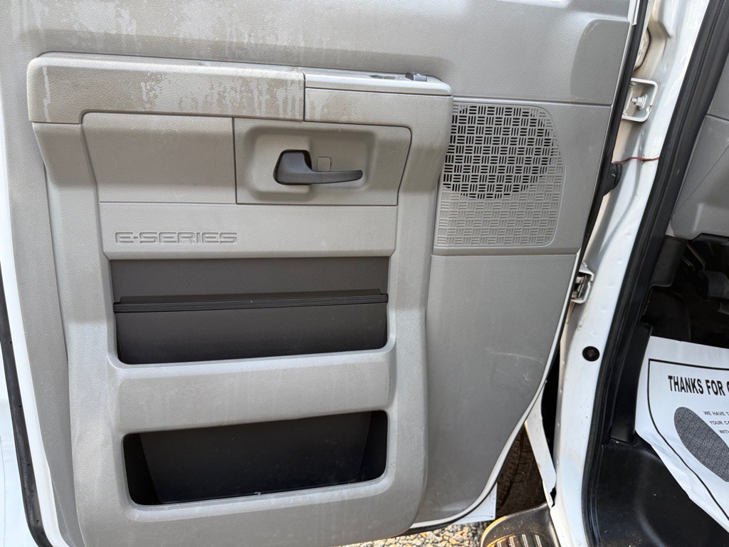 2014 Ford Econoline Image 44