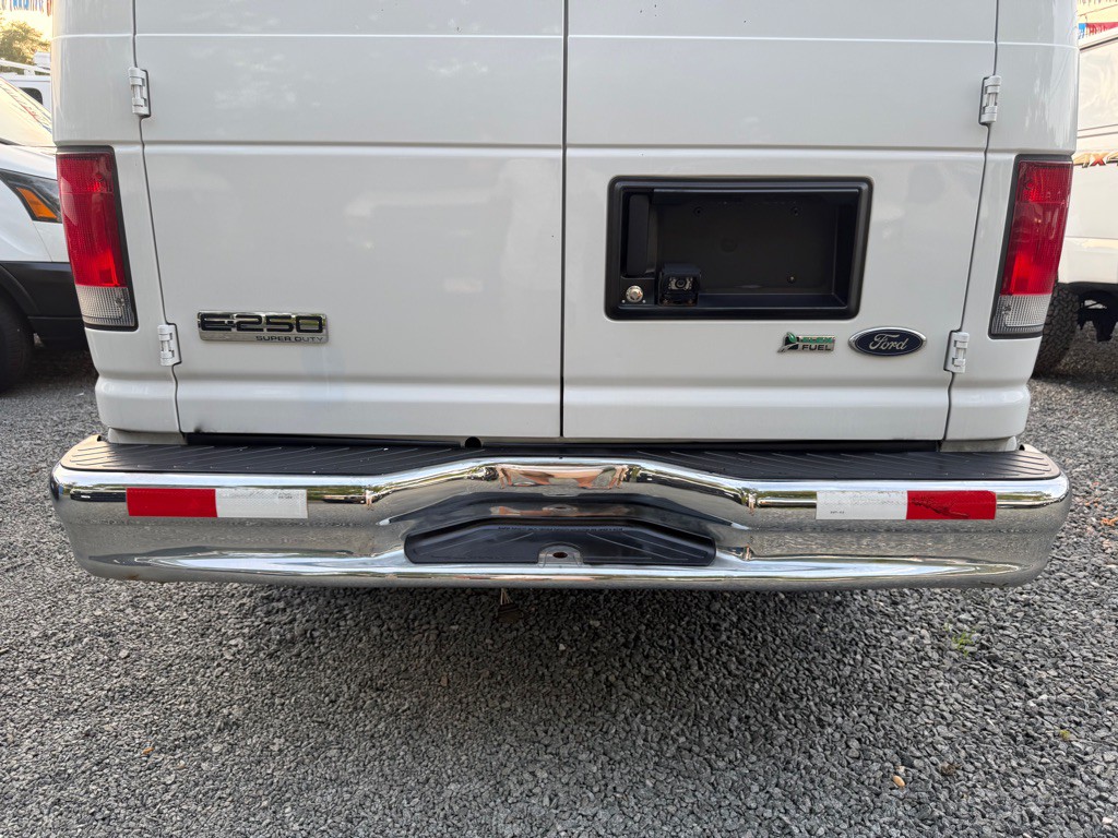 2014 Ford Econoline Image 47