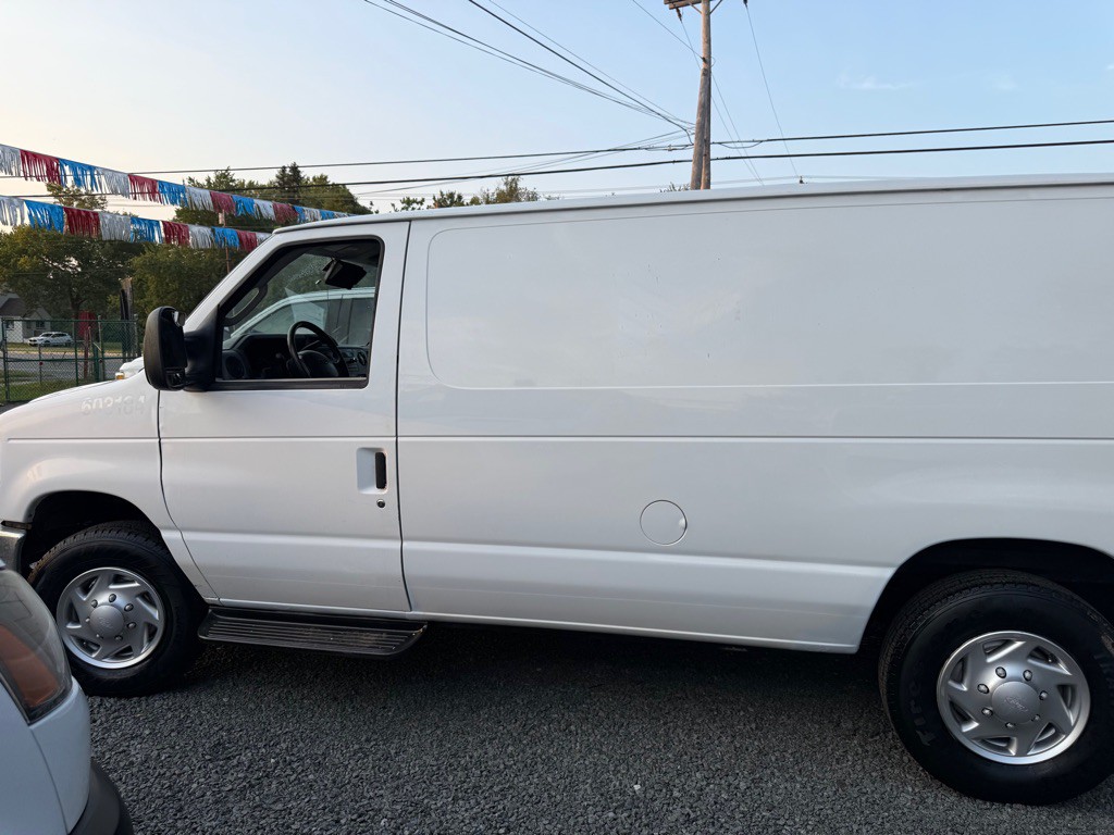 2014 Ford Econoline Image 50