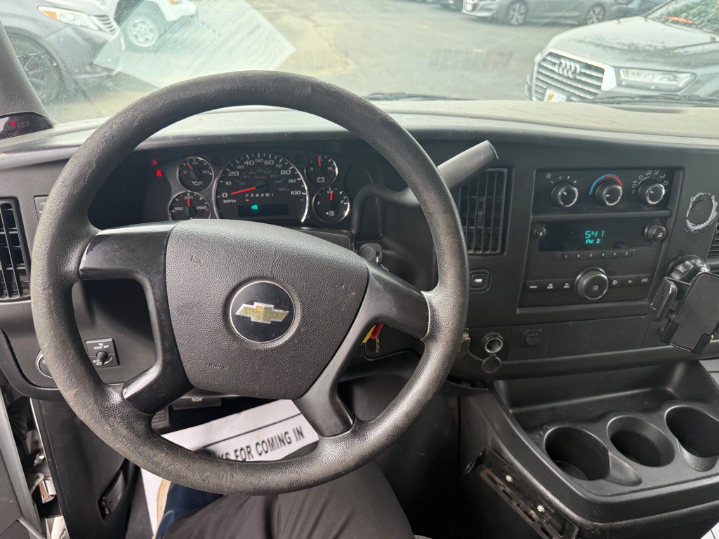 2013 Chevrolet Express Image 12