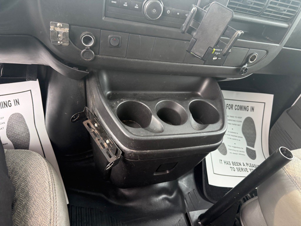 2013 Chevrolet Express Image 16