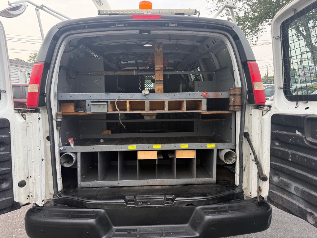 2013 Chevrolet Express Image 18