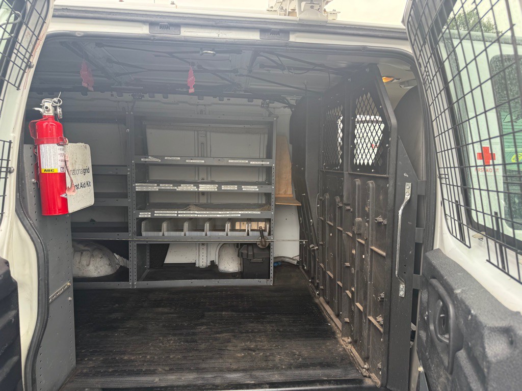 2013 Chevrolet Express Image 24