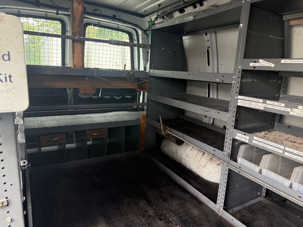 2013 Chevrolet Express Image 27