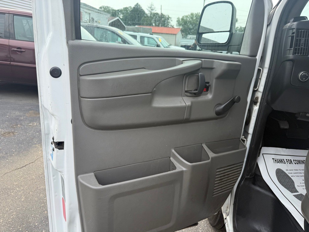 2013 Chevrolet Express Image 31