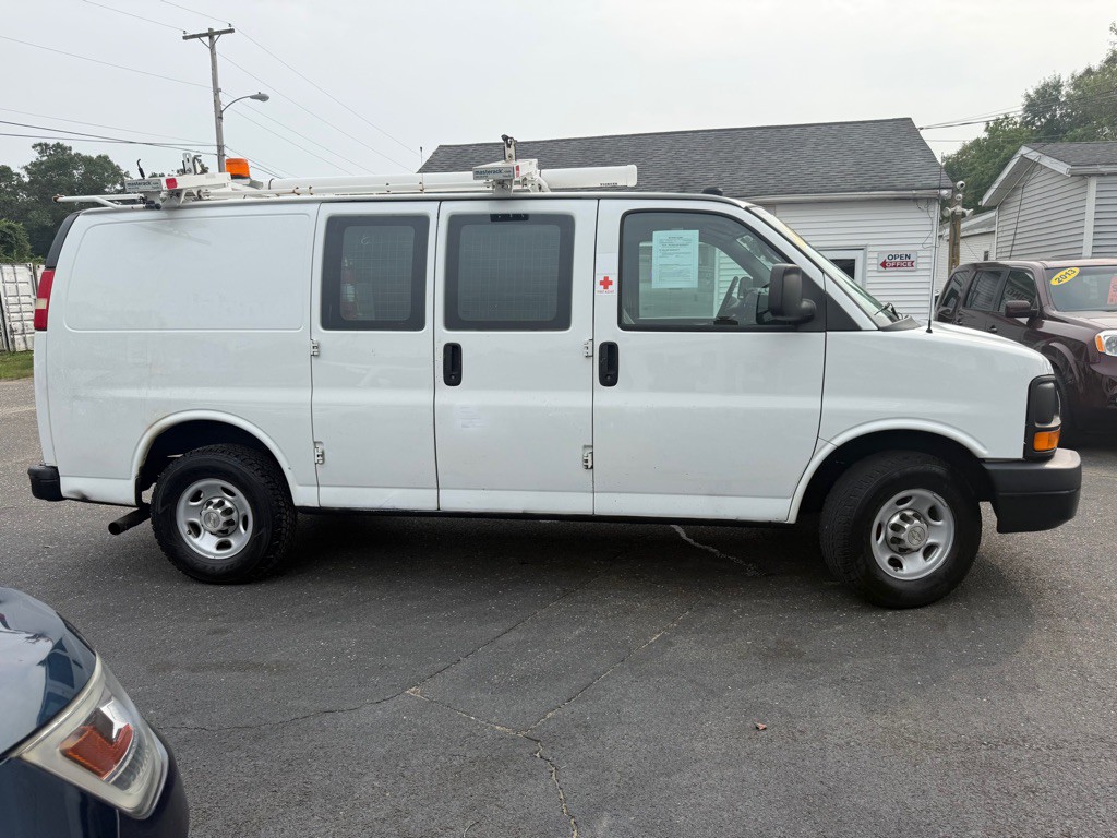 2013 Chevrolet Express Image 8