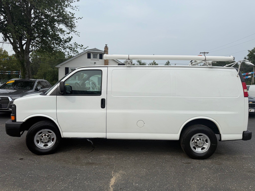 2013 Chevrolet Express Image 9