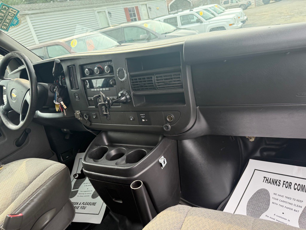 2013 Chevrolet Express Image 35