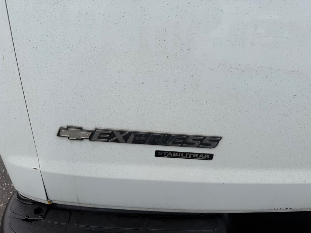 2013 Chevrolet Express Image 38