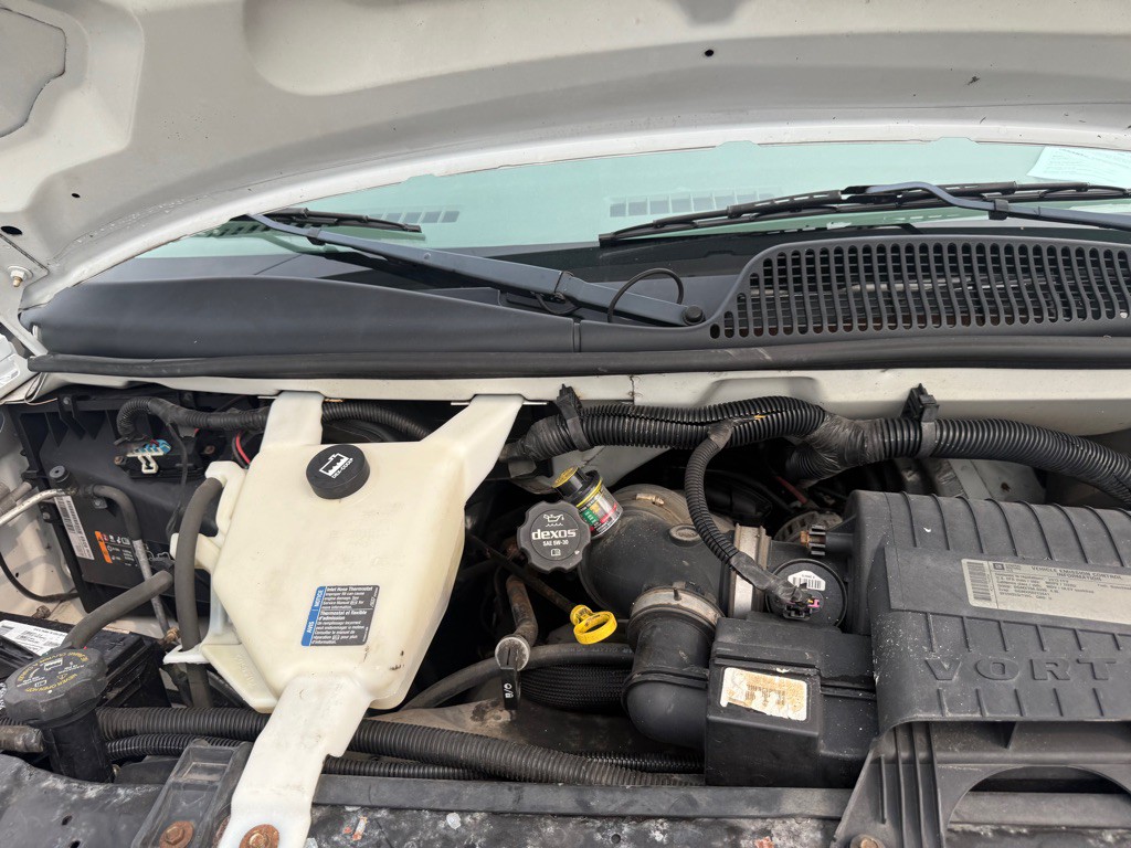 2013 Chevrolet Express Image 40