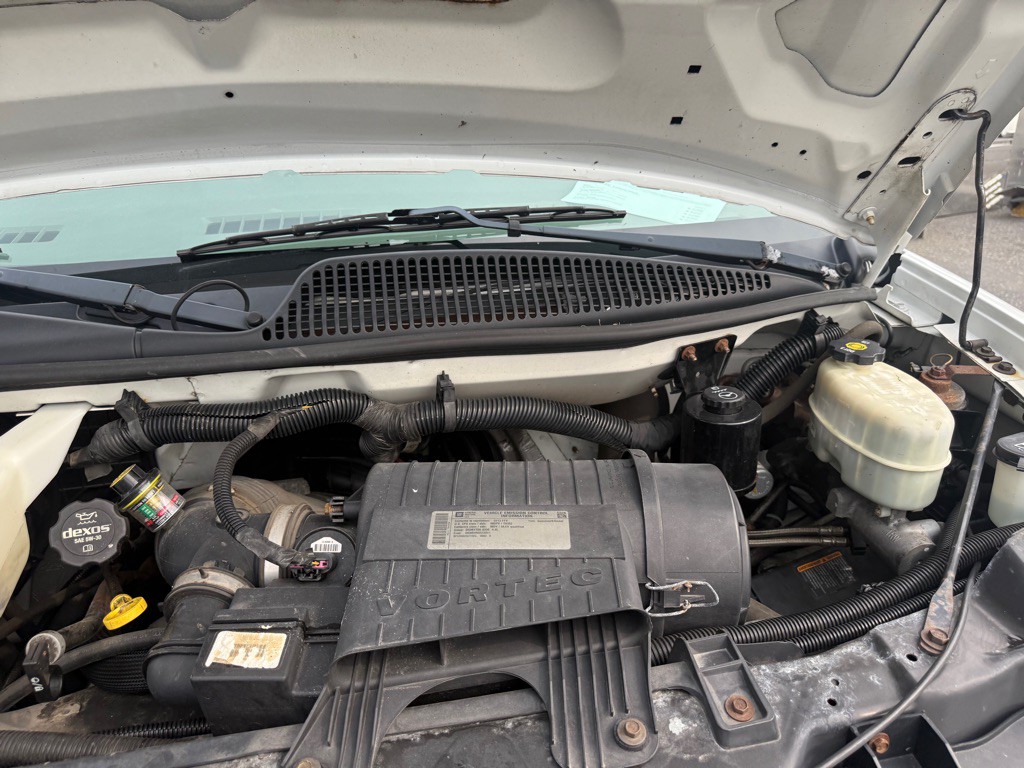 2013 Chevrolet Express Image 41