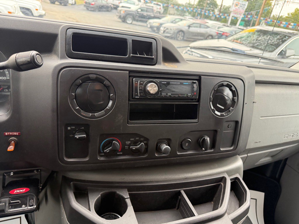 2010 Ford Econoline Image 15