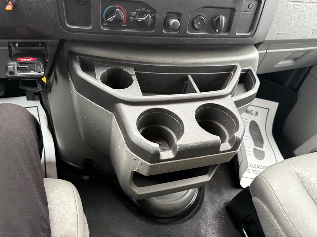 2010 Ford Econoline Image 16