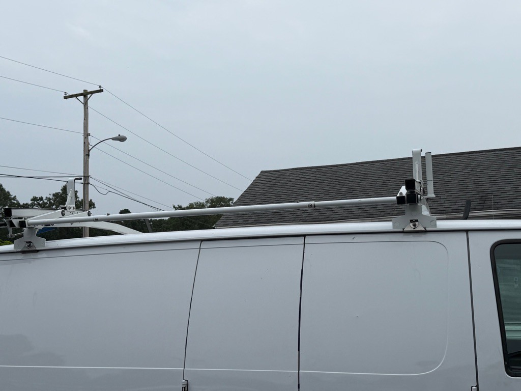 2010 Ford Econoline Image 24