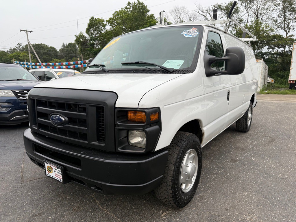 2010 Ford Econoline Image 2