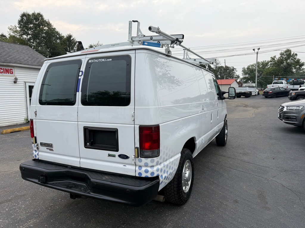 2010 Ford Econoline Image 4