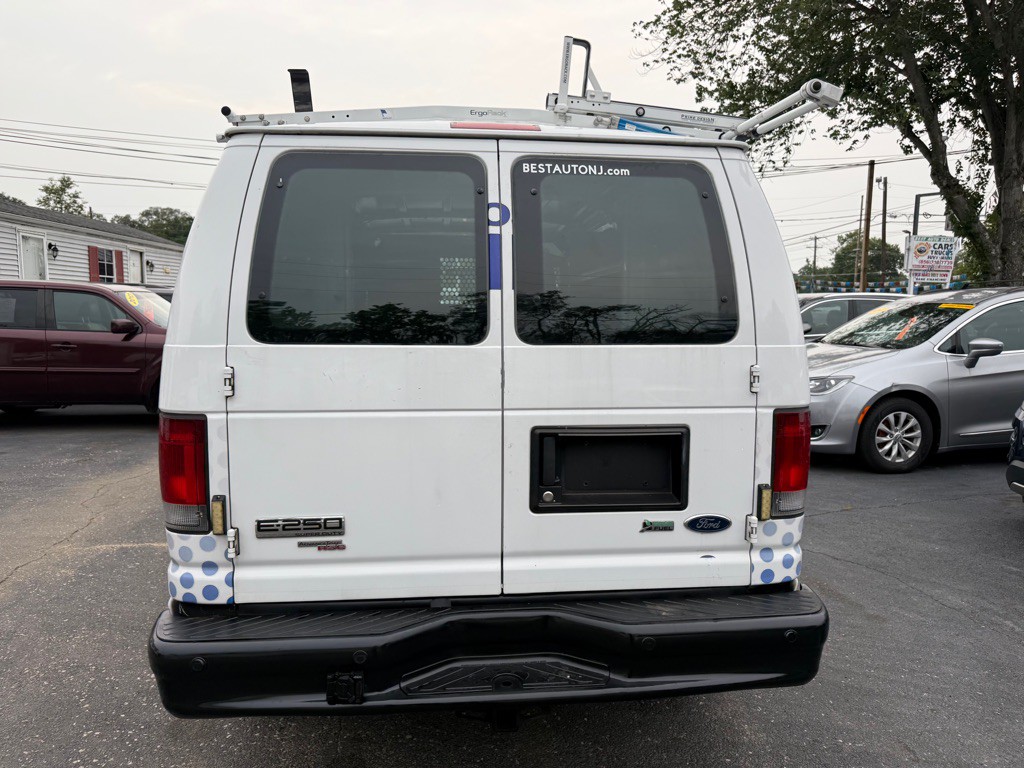 2010 Ford Econoline Image 6