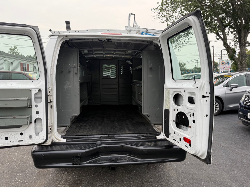 2010 Ford Econoline Image 9