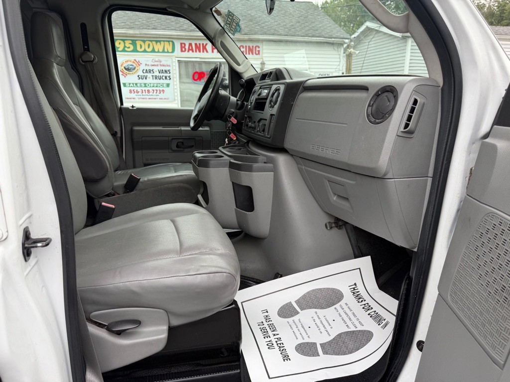 2010 Ford Econoline Image 12