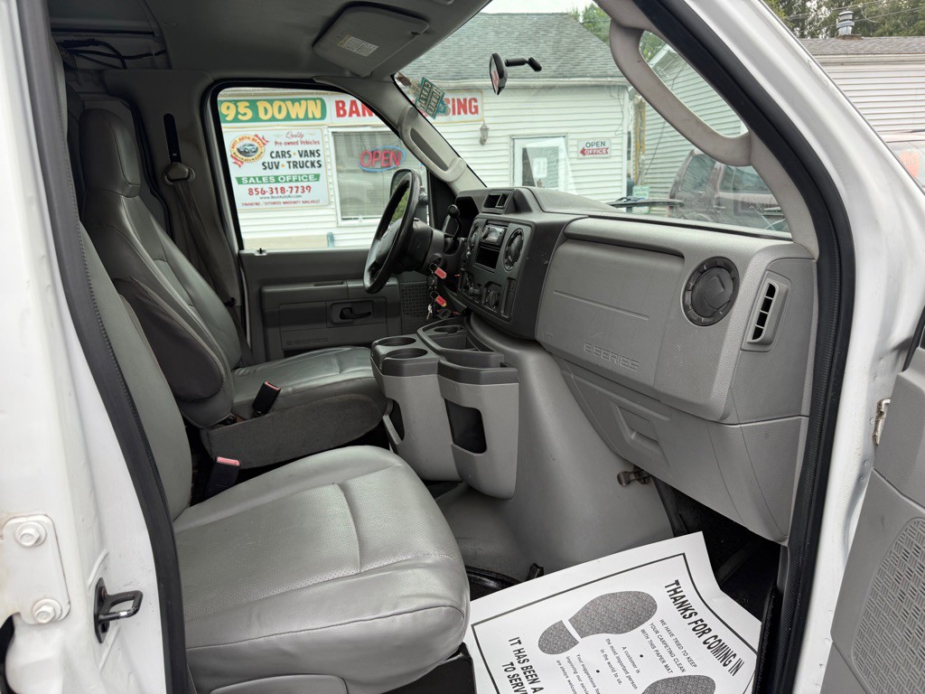 2010 Ford Econoline Image 13